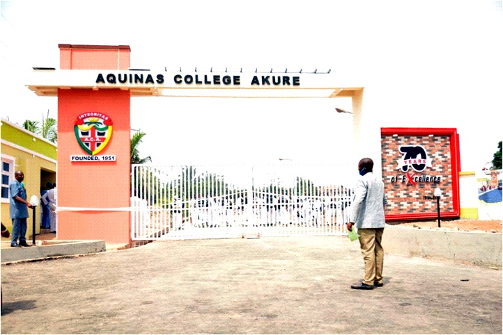 The newly commissioned gate of Aquinas College, Akure, constructed by the 1976 /81 set yesterday       Photo: Stephen Olajide