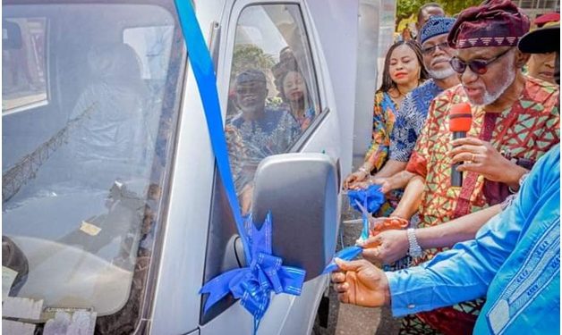 Ondo State Governor, Arakunrin Oluwarotimi Akeredolu, commissioning the Refrigerated Van for Meat Dealers, while  Deputy Governor, Mr Lucky Aiyedatiwa and Secretary to the State Government, Princess Oladunni Odu watch                                                                        Photo: Peter Oluwadare