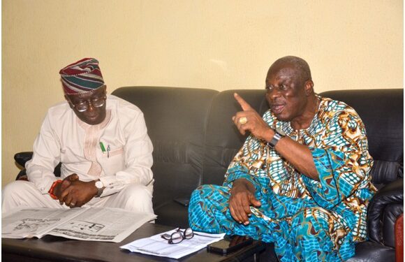 From left: Chairman, Ondo State House of Assembly Committee on Information, Mr Olatunji Oshati discussing with the Chairman/Editor -in- Chief  of  Owena Press Limited, Sir Ademola Adetula, MFR, during the visit          Photo: Stephen Olajide