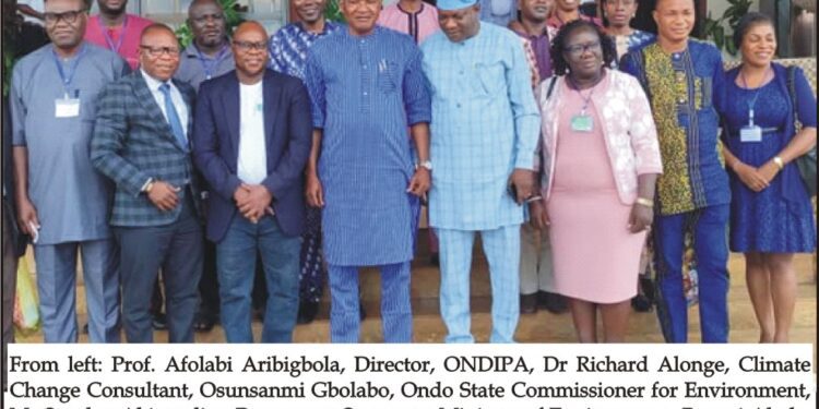 From left: Prof. Afolabi Aribigbola, Director, ONDIPA, Dr Richard Alonge, Climate Change Consultant, Osunsanmi Gbolabo, Ondo State Commissioner for Environment, Mr Sunday Akinwalire, Permanent Secretary, Ministry of Environment, Bunmi Alade, Director of Environmental Assessment, Mrs Adeoye, representative Reagent of Alade-Idanre, Mr Tope Akinfotire and others at the event