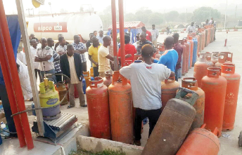 Rising cooking gas prices push Nigerians to seek alternatives